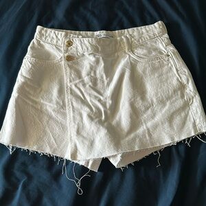 EUC ZARA White Denim Skort Large